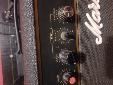 Guitar amp